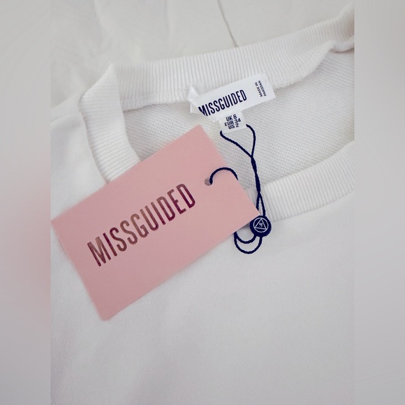 Missguided Oversized Sweater Dress - Picture 3 of 4